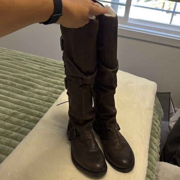 BOUTIQUE 9 BROWN BOOTS - Picture 7 of 7